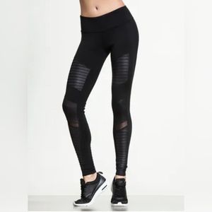 Alo yoga Moto leggings in black. S